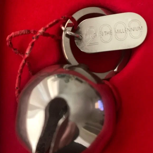 2000 Neiman Marcus Vintage Silver Bell Keychain - Picture 5 of 8